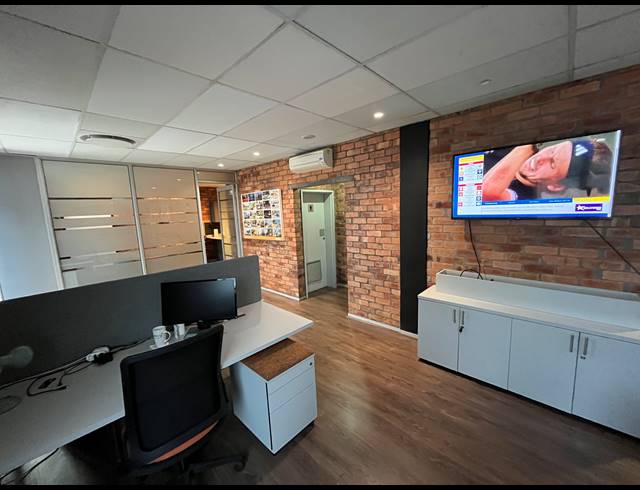 190M² OFFICE TO LET IN GREEN POINT